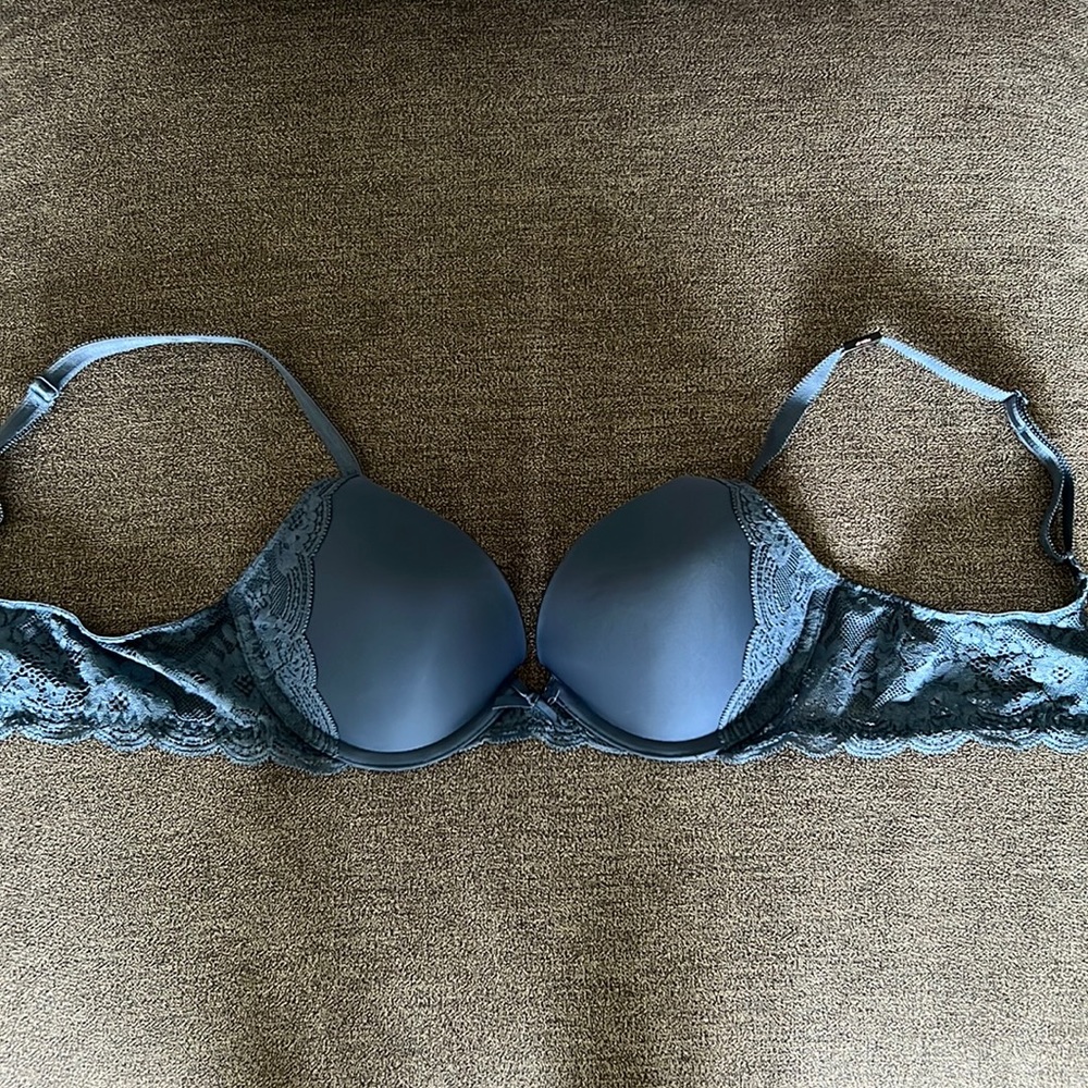 Victoria’s Secret Dream Angels blue Push Up Bra size 34 B